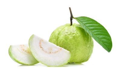 吃起來不酸但維他命C超高的水果！芭樂根本隱藏王者　含量比檸檬多還便宜