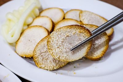 台北百年鯊魚煙！口感鮮嫩煙燻香氣濃