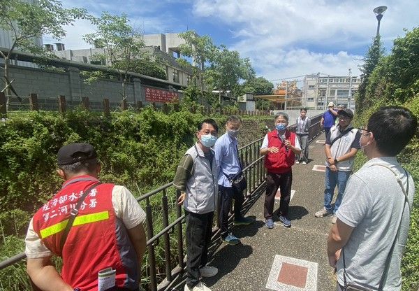 ▲中央地方聯手防汛巡查桃園抽水設備