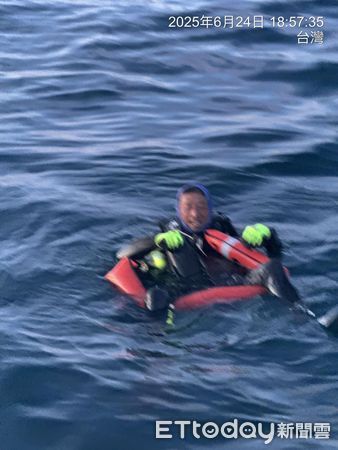 ▲▼海洋志工陳盡川獲救。（圖／記者陳洋攝）