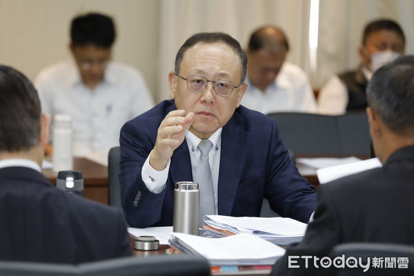 ▲▼立法院交通委員會邀請交通部部長、交通部鐵道局局長、交通部觀光署署長、國營台灣鐵路股份有限公司董事長及台灣高速鐵路股份有限公司董事長率所屬相關單位列席就「交通部觀光署、國營台灣鐵路股份有限公司及台灣高速鐵路股份有限公司人事調整及新任首長之業務展望」進行專題報告，新任高鐵董事長史哲、台鐵董事長鄭光遠就任後首次到立法院接受質詢。（圖／記者湯興漢攝）