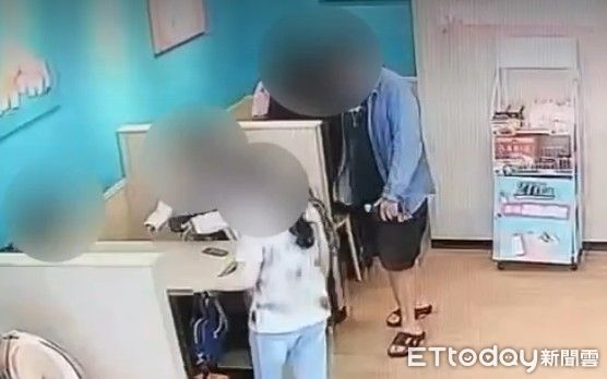 ▲彰化警分局逮捕2名瘖啞中年女車手。（圖／警方提供）