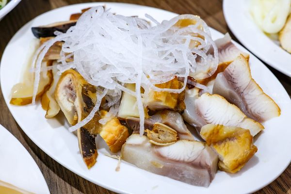 ▲▼百年老店柴寮仔鯊魚煙。（圖／部落客陳小可的吃喝玩樂授權提供）