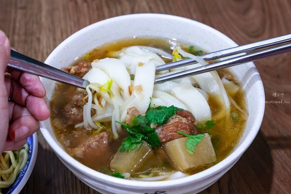 ▲▼百年老店柴寮仔鯊魚煙。（圖／部落客陳小可的吃喝玩樂授權提供）