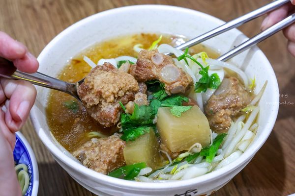 ▲▼百年老店柴寮仔鯊魚煙。（圖／部落客陳小可的吃喝玩樂授權提供）