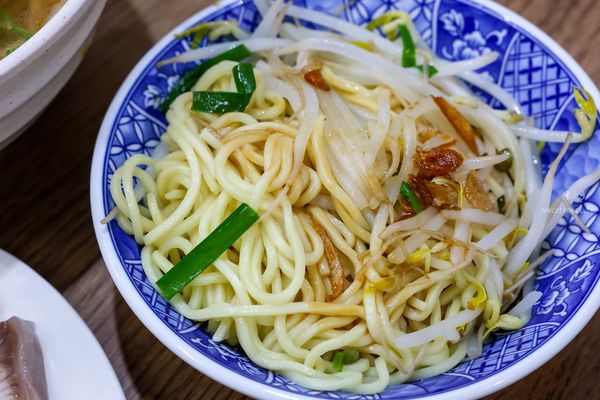 ▲▼百年老店柴寮仔鯊魚煙。（圖／部落客陳小可的吃喝玩樂授權提供）