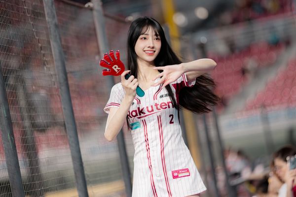 ▲禹洙漢穿上熊霓私服，模樣可愛又性感。（圖／樂天桃猿提供）