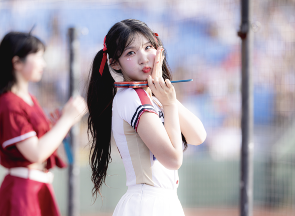 ▲禹洙漢穿上熊霓私服，模樣可愛又性感。（圖／樂天桃猿提供）