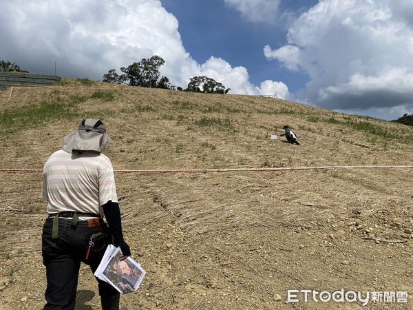▲▼高雄大樹光電板吃掉山林！　檢方勘查見「一片黃土」分案追查。（圖／記者賴文萱翻攝）