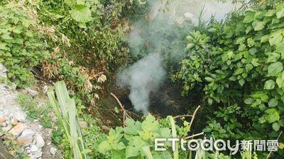 阿北墜10米邊坡離奇陳屍 疑煙蒂引燃「落葉+米酒」燒死他