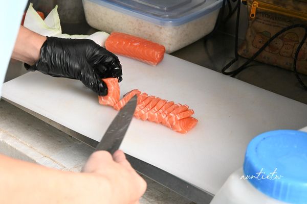 ▲▼鮭心似見の生鮭專賣鋪。（圖／部落客水晶安蹄不務正業過生活授權提供）
