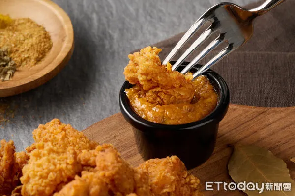 ▲▼繼光香香雞攜手「淇里思印度餐廳」強勢推出全新聯名「咖哩炸雞」。（圖／業者提供）