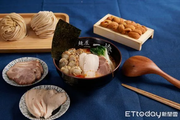 ▲麵屋一燈桃園華泰店限定「海膽扇貝雞豚拉麵」。（圖／麵屋一燈提供）