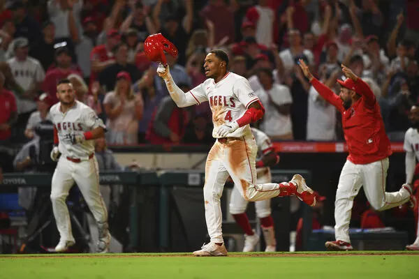 ▲摩爾（Christian Moore）此役包辦球隊追平轟與再見轟。（圖／達志影像／美聯社）