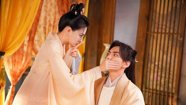 ▲《珠玉在側》由畢雯珺、徐璐主演。（圖／龍華偶像台提供）