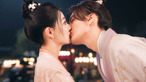 ▲《珠玉在側》由畢雯珺、徐璐主演。（圖／龍華偶像台提供）