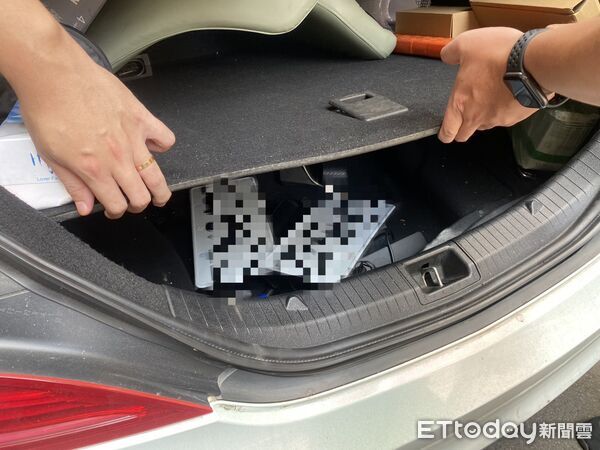 ▲身負2條毒品通緝的林男，被上班途中的所長巧遇，隨即遭逮捕另搜出毒品。（圖／記者陸運陞翻攝）