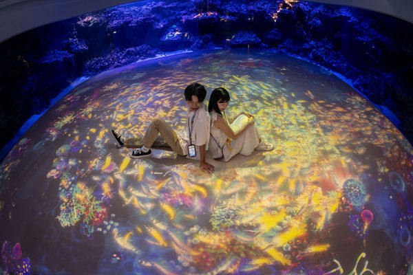▲桃園Xpark將於6月28日起推出沉浸式展覽《Xpark meets NAKED～Ocean of Light 潛浸海洋》。（圖／Xpark提供）