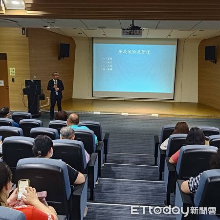 ▲▼   嘉義地檢署檢察長傳授如何不在危險的邊緣試探 。（圖／嘉義地檢署提供）