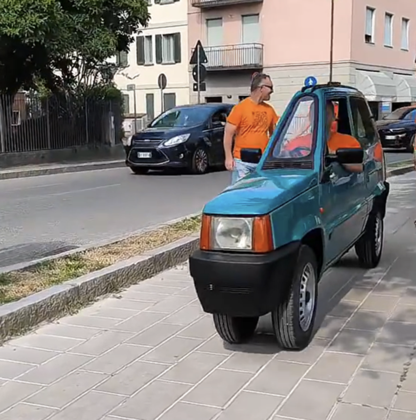 ▲義大利超狂改裝車團隊，打造出討論爆紅的超迷你電動車。（圖／翻攝自Tutti pazzi per Marazzi、Youtube@William Jonathan）