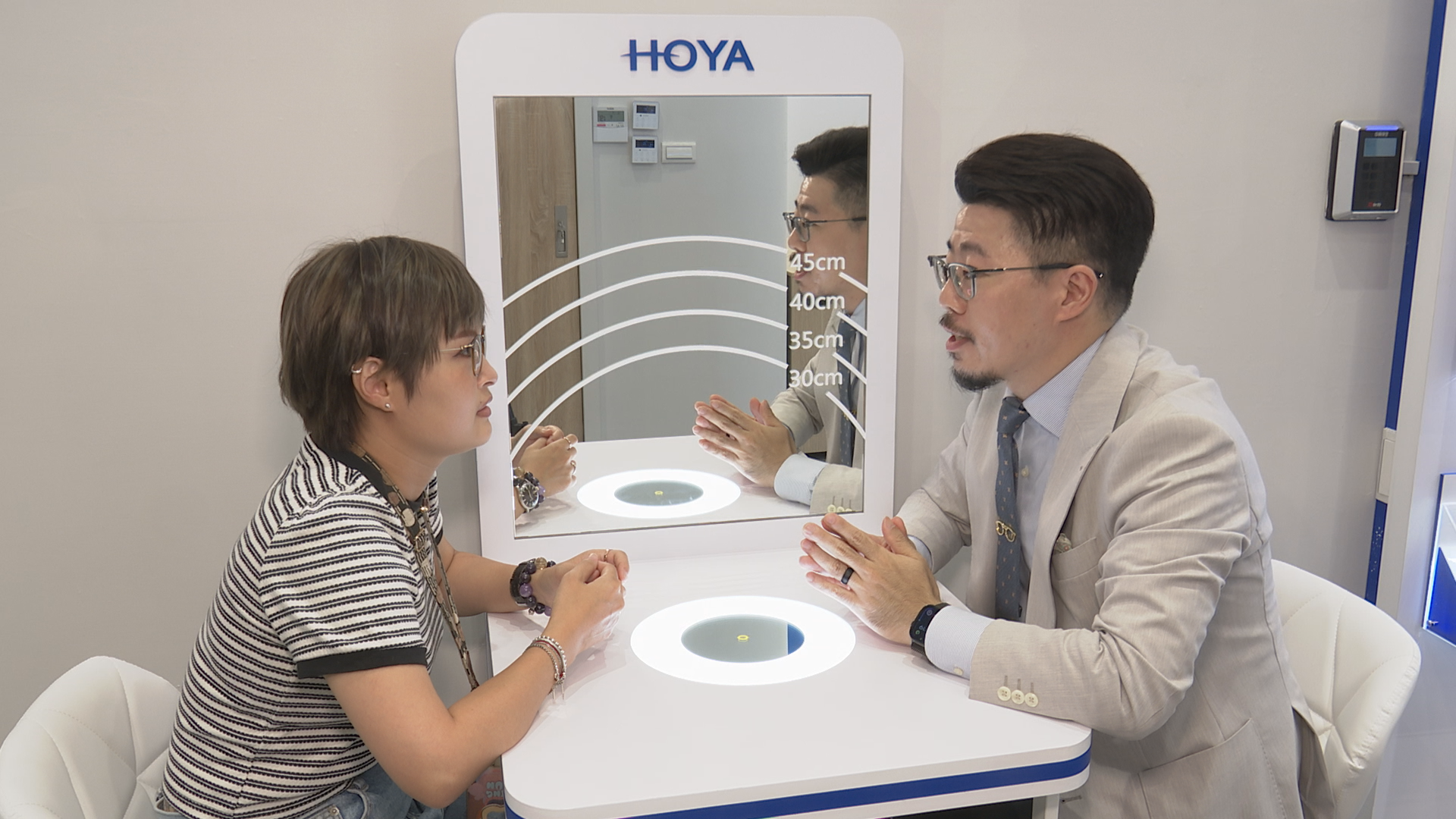 ▲▼HOYAx諾貝爾,多焦鏡片體驗館,台中崇德店開幕。（圖／記者姜國輝攝）