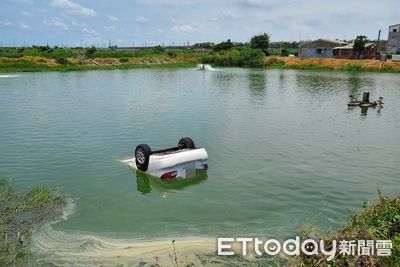 快訊/嘉義縣道170「轎車衝進魚塭」! 女駕駛命危搶救中
