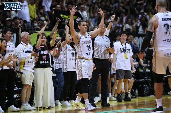 ▲國王林書豪、洪志善、奧帝，海神艾德、胡瓏貿。（圖／TPBL提供）