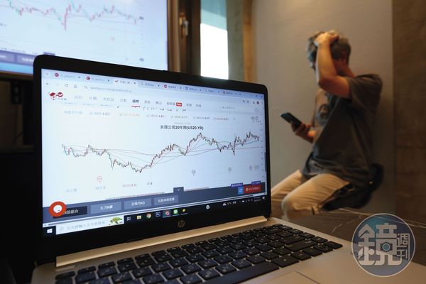 投資人在金融銷售話術包裝下，掉入質押買債陷阱、整日心神不寧。