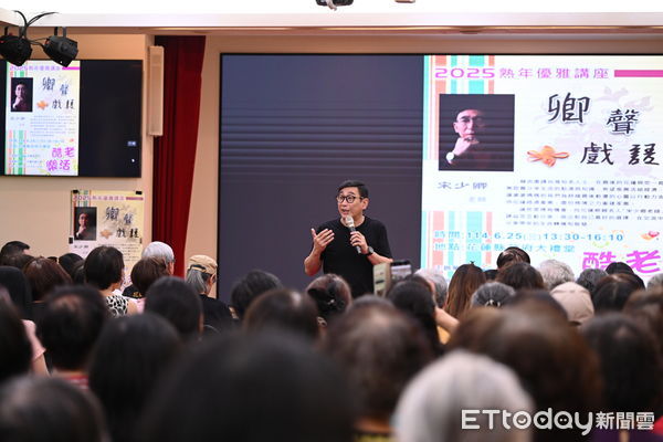 ▲▼宋少卿二十多年舞台經驗，展現說學逗唱功力，現場座無虛席，氣氛熱烈。（圖／花蓮縣政府提供，下同）