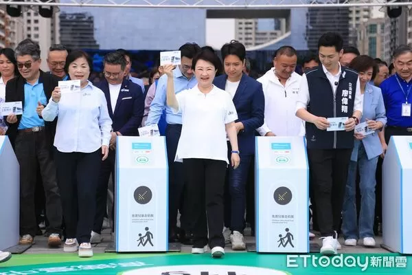 ▲▼捷運藍線動工             。（圖／記者陳筱惠攝）