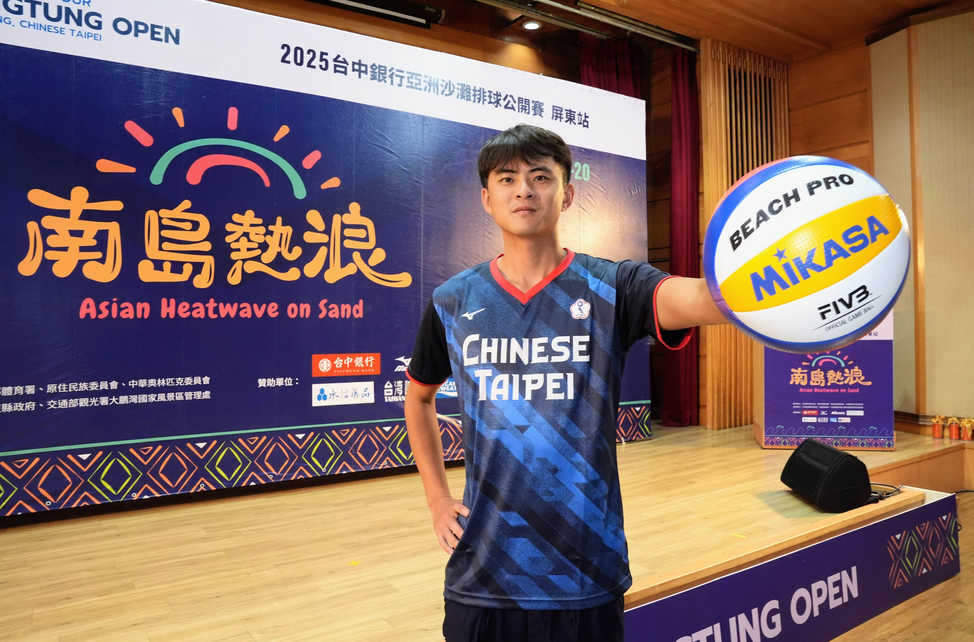 ▲▼2025亞洲沙排公開賽首度移師屏東，7月17開打。圖左為本次中華隊男排選手謝雅仁，圖右為胡丞剛。             中華隊男排選手謝雅仁。（圖／大會提供）