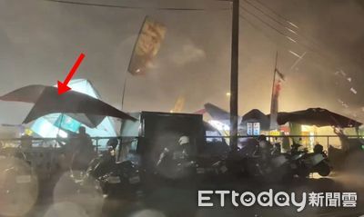 旱溪夜市突砸暴風雨「攤販慘遭下線」　台中人傻眼：被雨Ｏ翻