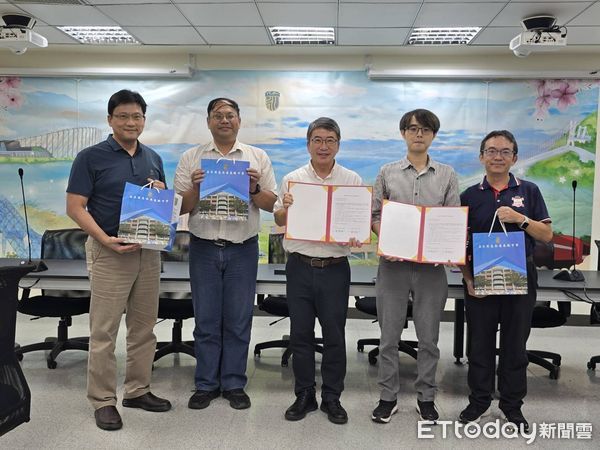 ▲▼    永慶高中與嘉義大學資工系簽署策略合作備忘錄 共築AI科技人才培育新里程碑   。（圖／永慶高中提供）