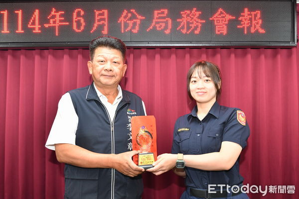 ▲▼台中女警廖婉凌阻詐有成，早有「阻詐一姐」之稱，如今又冒險衝入火場救人，英勇行為再添一椿。（圖／民眾提供，下同）