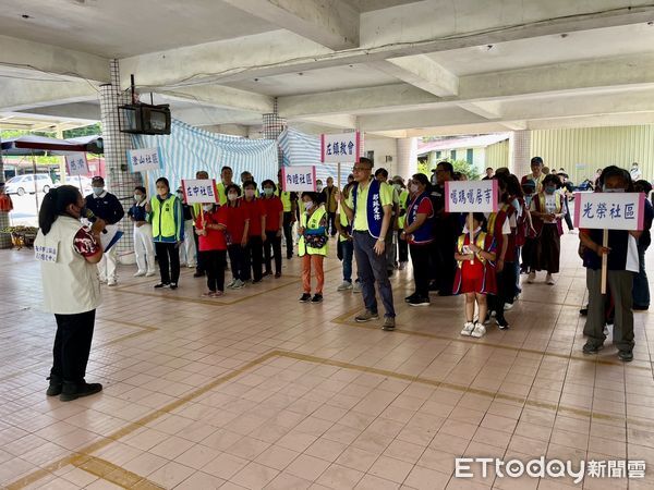 ▲左鎮區公所舉辦防災兵棋推演與收容處所演練，區長餘基吉擔任指揮官，展現地方應變整備力。（記者林東良翻攝）