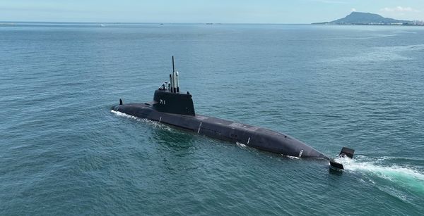 ▲「海鯤軍艦」第二次浮航海試。（圖／台船提供）