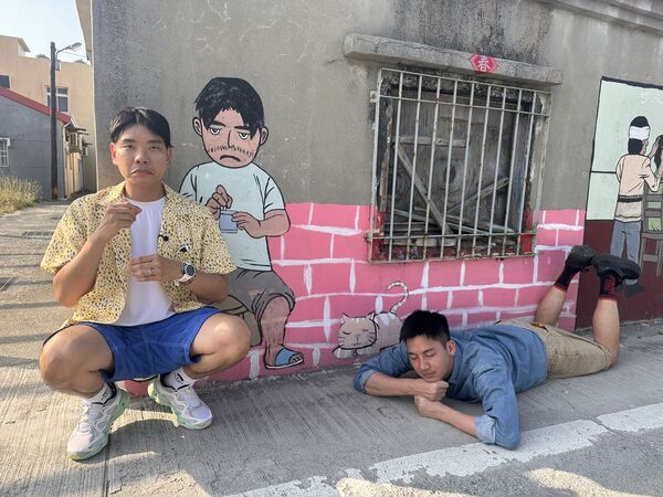 ▲台鋼雄鷹啦啦隊女神一粒(左起)攜手李樂、螢螢到高雄玩耍。（圖／三立提供）