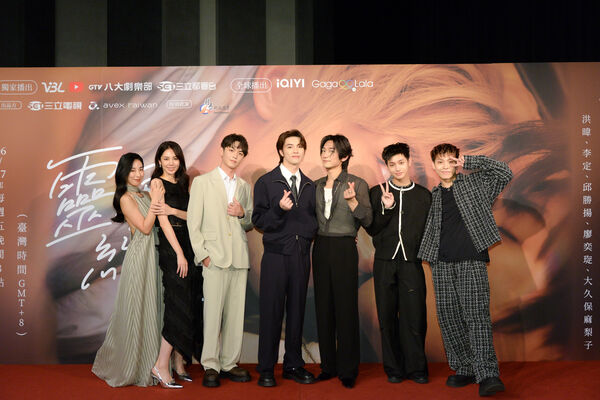 ▲《靈魂的約定》首映會，主創演員范麒智、王智騫、「原子少年」成員李定、洪暐、邱勝揚及廖奕琁、大久保麻梨子全員到場。（圖／三立提供）