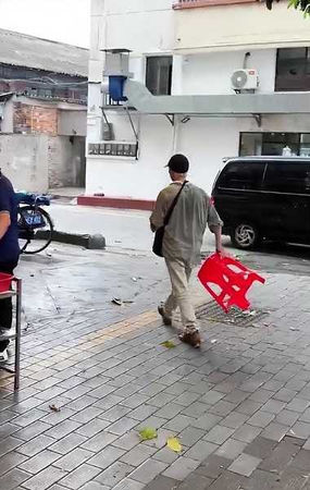 餐廳吃白飯免費！廣東老人每天報到「長達半年」　老闆娘吐真實心聲