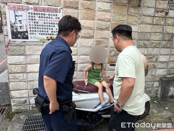 ▲4歲女童跟隨單親媽媽借住友人家，卻外出迷路，警方獲報將女童帶回派出所。（圖／龜山警分局提供）