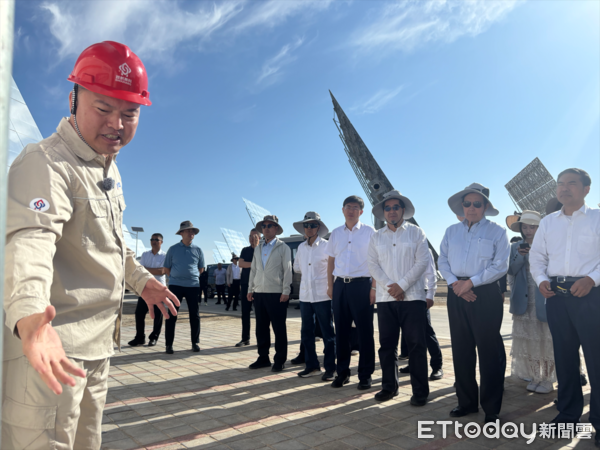 ▲▼前總統馬英九參訪敦煌光電產業園。（圖／記者陳冠宇攝）