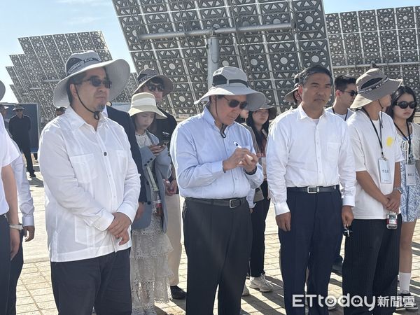 ▲▼前总统马英九参访敦煌光电产业园。 （图/记者陈冠宇摄）