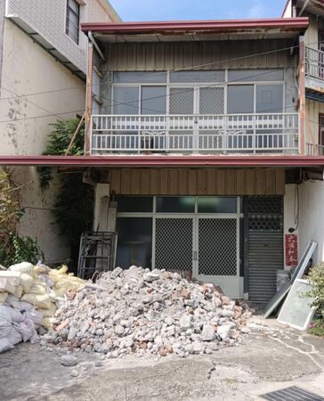 ▲▼台中霧峰民眾檢舉建商違法施工，遭傾倒廢棄物            。（圖／民眾提供）