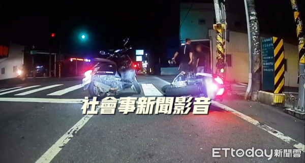 ▲▼屏東當地村長金孫不滿騎士「眼神挑釁」，憤怒下車打人。（圖／翻攝社會事新聞影音）