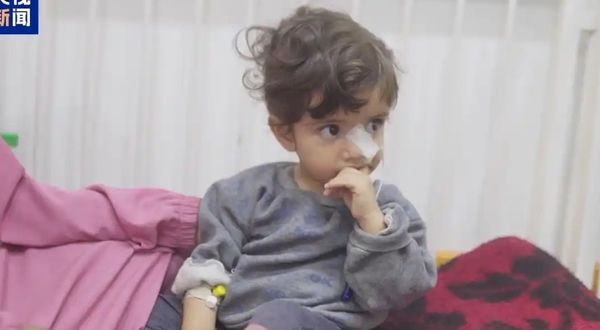 ▲▼  加薩最新慘況，十五歲少年瘦成皮包骨           。（圖／翻攝 央視）