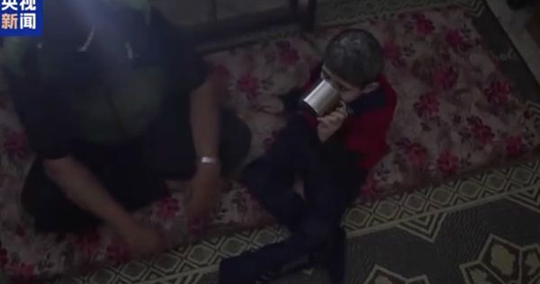 ▲▼  加薩最新慘況，十五歲少年瘦成皮包骨           。（圖／翻攝 央視）