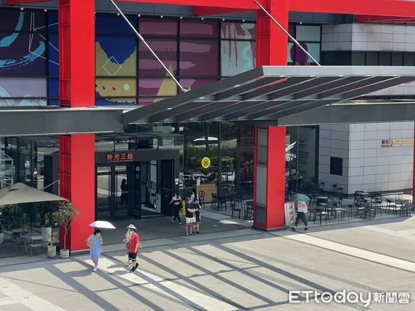 ▲新光三越信義外觀。（圖／記者蔡惠如攝）