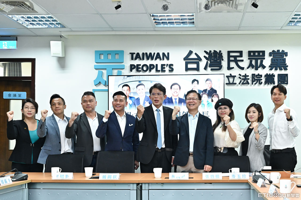 全力反惡罷！　黃國昌下令7、8月民眾黨全體黨公職禁出國