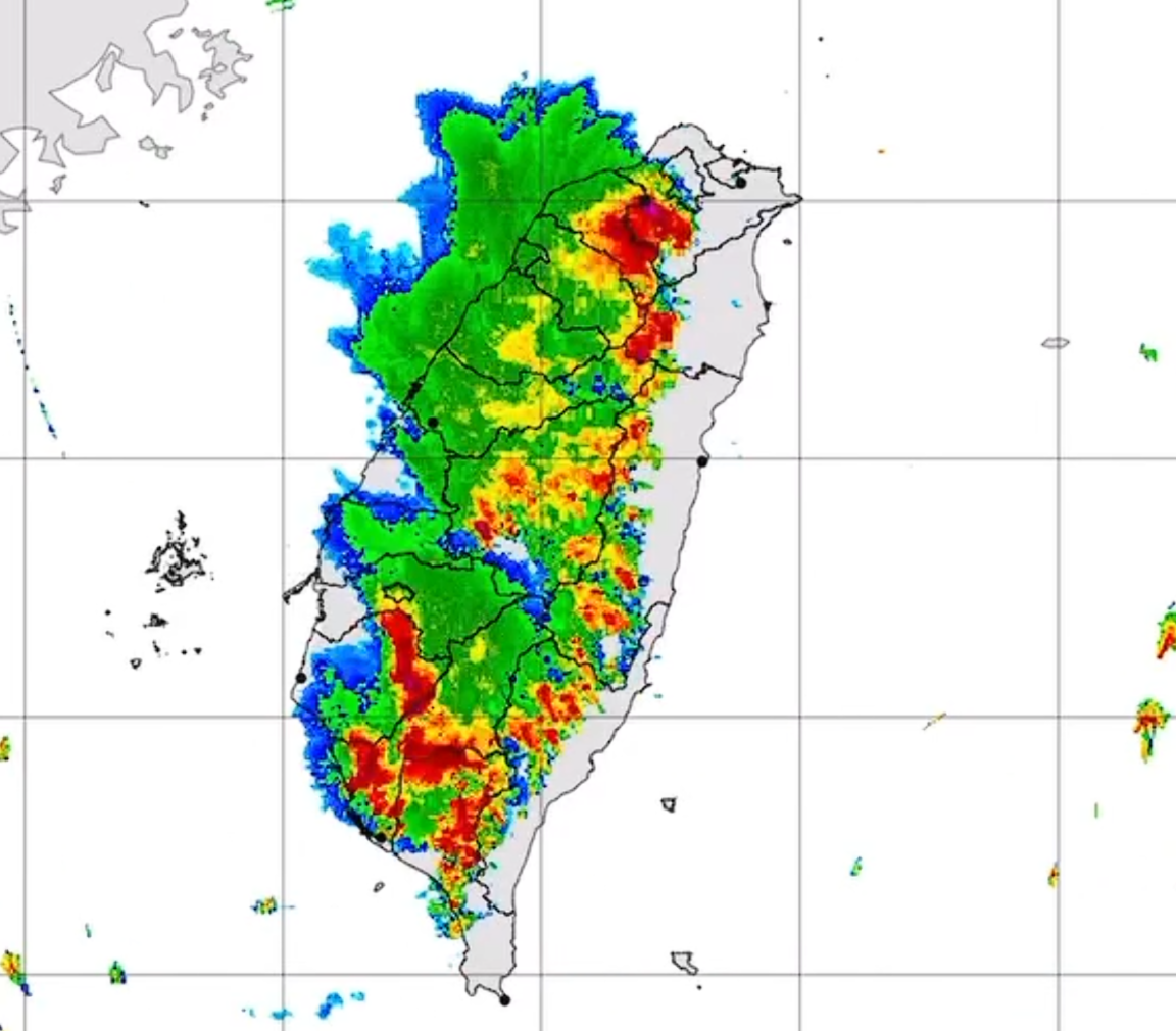 ▲▼雷達回波及閃電即時觀測。（圖／粉專「台灣颱風論壇｜天氣特急」）