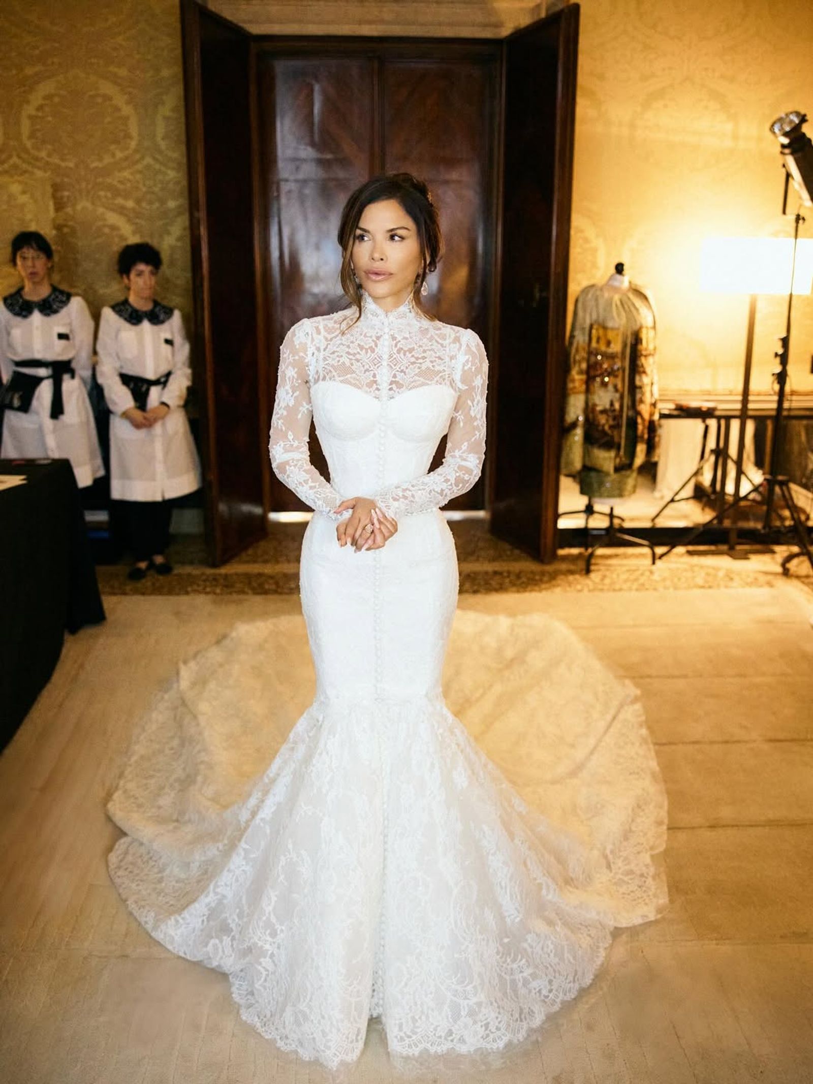 貝佐斯真的結婚了！辣妻首曬婚紗照　改名「貝佐斯夫人」宣示身分